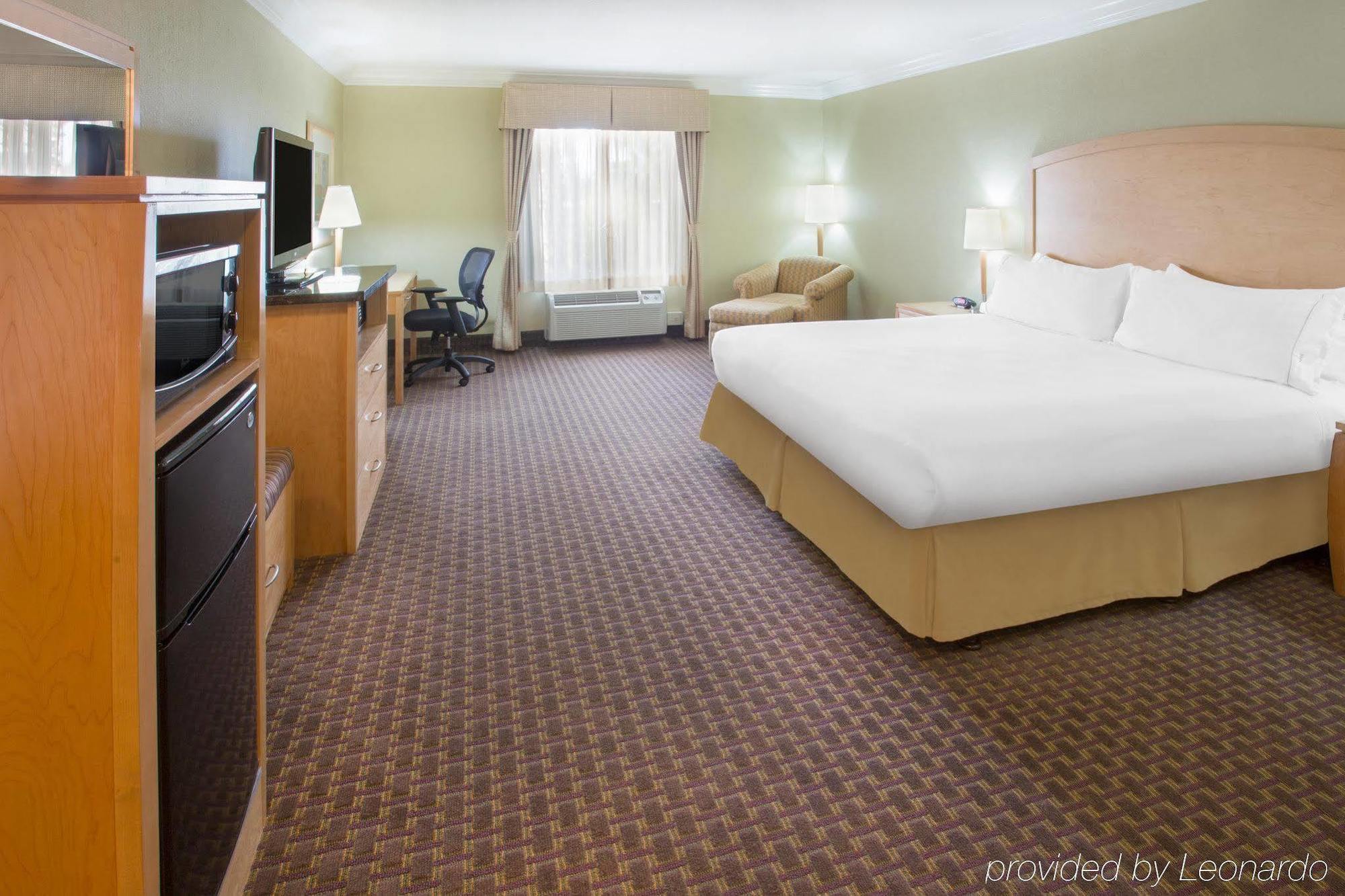 Holiday Inn Express Hotel & Suites Vacaville By Ihg Exterior photo